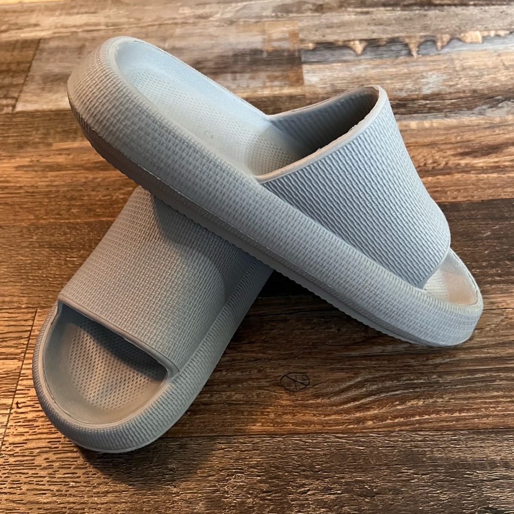 Joomra Pillow Slippers for women and men